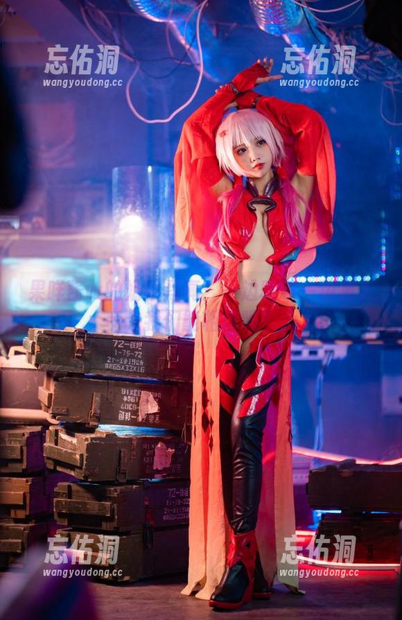 果咩酱w的奶牛写真:一边吃草一边撩人,我们能相信吗? 果咩酱w的奶牛写真:一边吃草一边撩人,我们能相信吗?