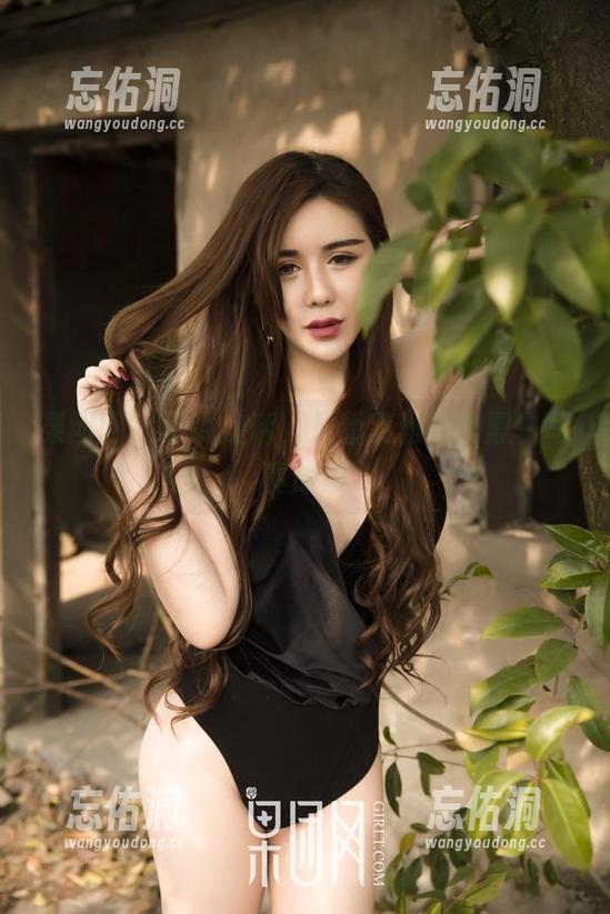 果团网 - 不说废话，只看莫雅琪的黑白写真故事
