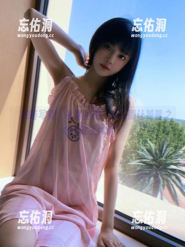 桜桃喵写真：礼服虽美，千万别让饕餮之心占据上风哦！