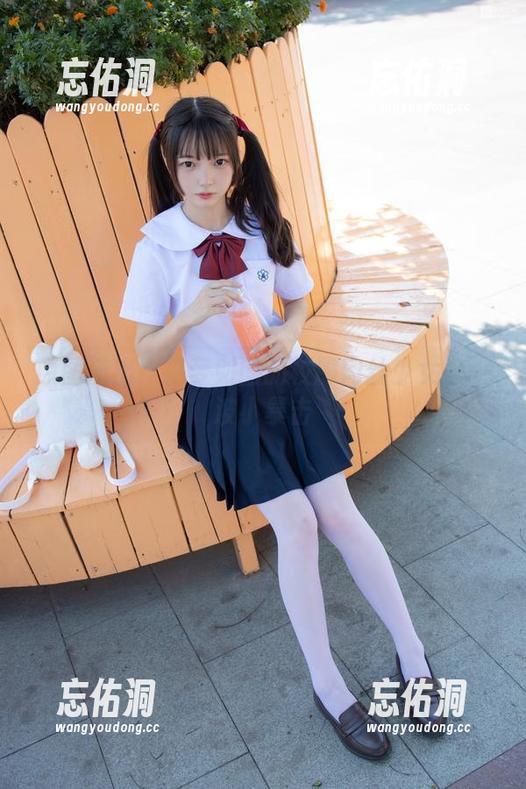 原图流出！森萝财团的校服肉丝少女来一波小暴击