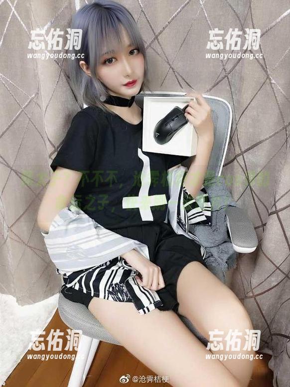 黑太子？不不不，沧霁桔梗才是cos界的命运之子，快来刷一波图片！
