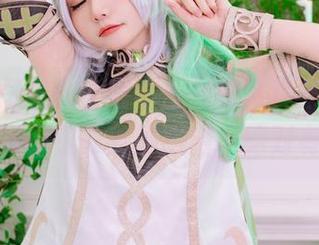 精选！爆机少女喵小吉眼镜写真集，她该拿这副眼镜去参加比赛，绝对有料。