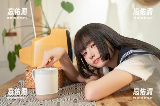 末班地铁更新来了，爆机少女喵小吉的cos让人冲动想搭车！