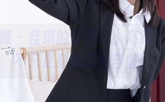 物恋传媒 – 佳琪的写真与小高跟，分享的不只是身高还有自信！