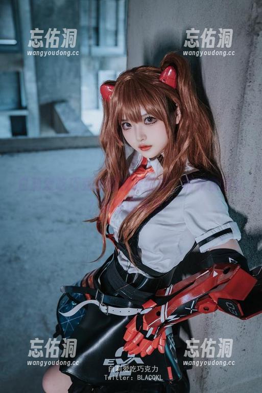 白莉爱吃巧克力的校服纪实，福利在哪儿？就在这眼里！