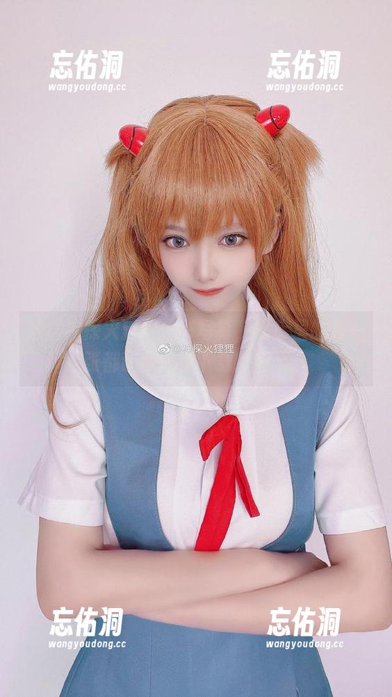 这档神探火狸狸秘书写真，图库里的每一张都让我琢磨下载的意义。