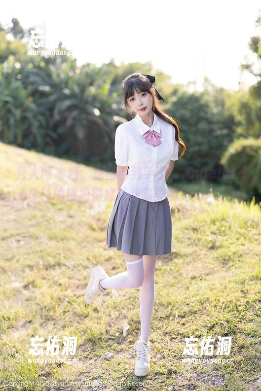 秀人网 - 哦，原图都到手了，AngelaLee李玲的旅拍彻底让我对美的定义产生怀疑。