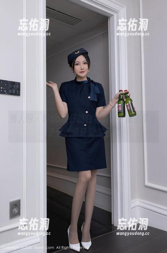 秀人网 - tina甜仔的白裙福利，原图展示了什么是轻盈的日常