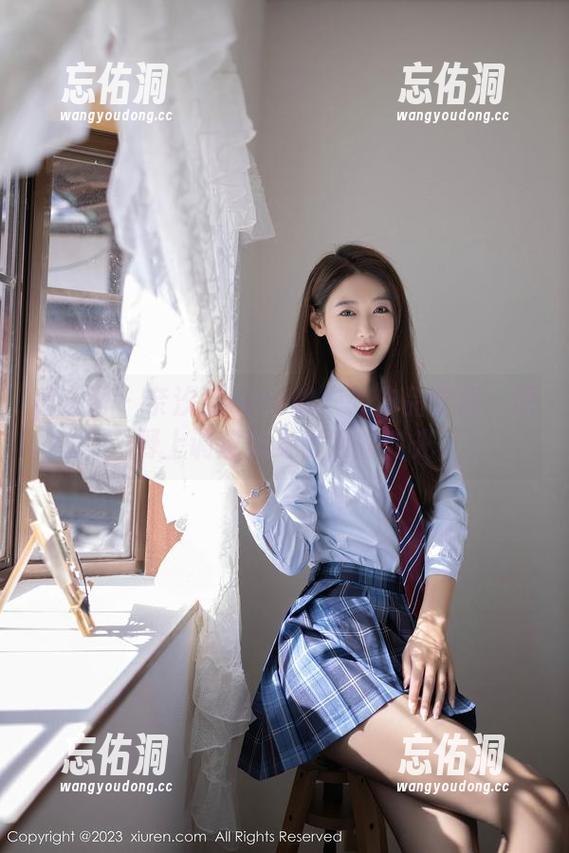 秀人网 - 奈汐酱nice的户外作品全集：原野上调皮的身影定格时光