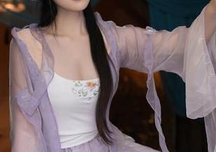 秀人网 – 短裙撩人，徐微微mia最新写真集上线，Lookout！