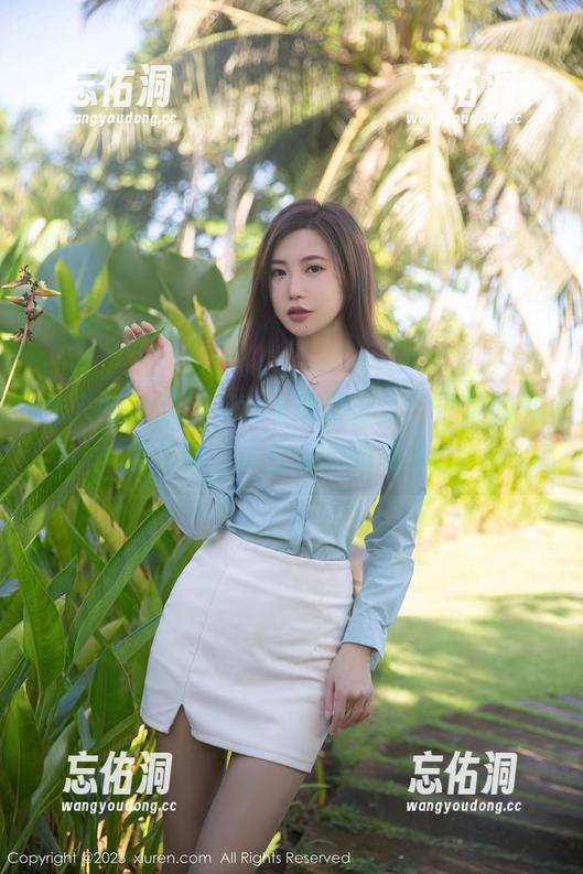秀人网 - 智恩baby在阳台上：裸足的私房美图，天空是她的舞台。