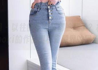 秀人网 – 以往的职业装都被翻了？林文文yooki的作品堪称资源界的黑马！