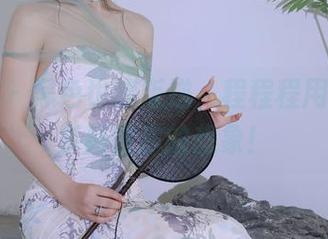 秀人网 – 黑色也能叛逆，程程程用高清分享颠覆你的想象！