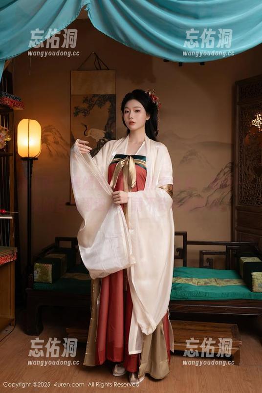秀人网 - 舞媚歆的居家熟女合集，难得一见的自然通透，下载不货真价实的。