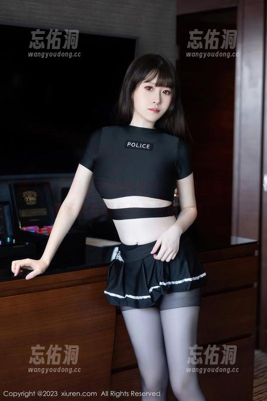 秀人网 - 顾奈奈的御姐风，合集里每一张都好像在跟我偷偷讲悄悄话。