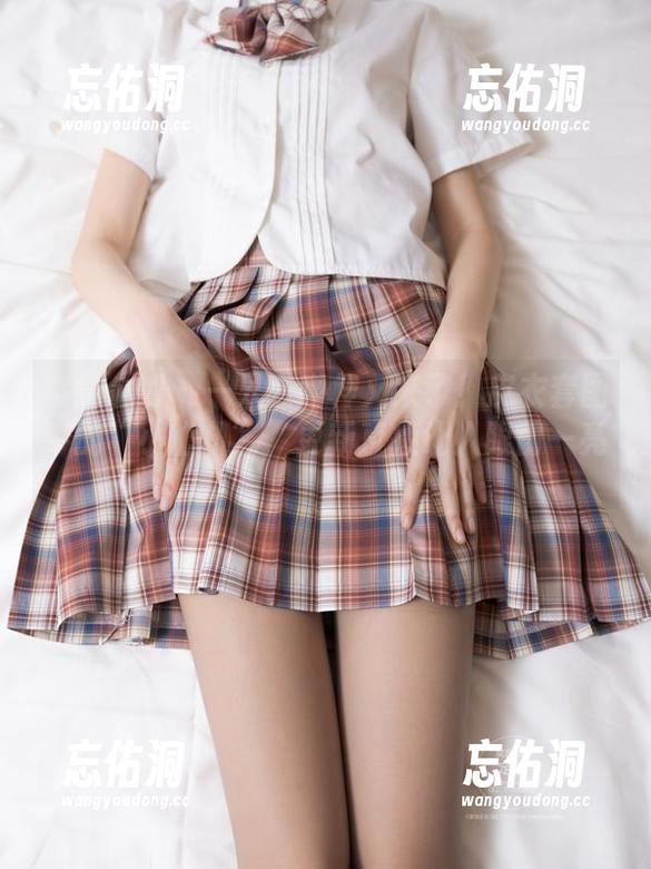 紧急企划 - 一只喵喵梓又来了！皮衣套图中的“小心机”，更新直接让人眼前一亮。