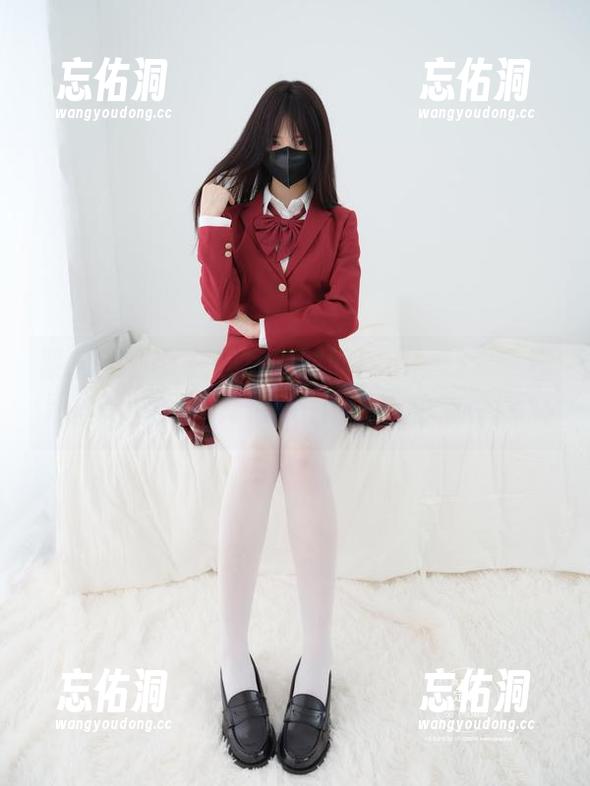 紧急企划 - 在线写真时间!小婕的水手服黑丝太会玩,真想Follow她的每一步。 紧急企划 - 在线写真时间!小婕的水手服黑丝太会玩,真想Follow她的每一步。