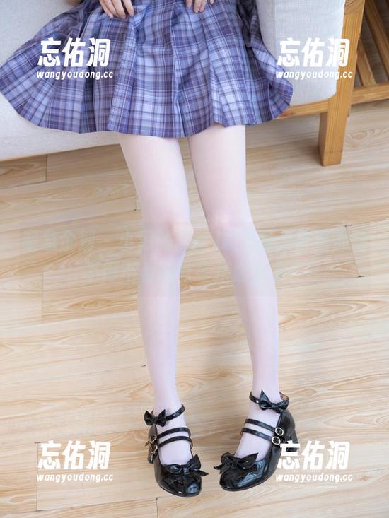 紧急企划 - 小恩的黑丝JK美图，合着那些不得不看的秋冬搭配合集！