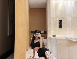 微密圈 – 失去圣光的葛征，才能换来这组令人意想不到的圣诞套图