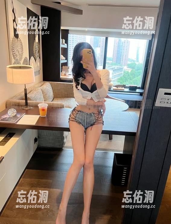 微密圈 - 更新来啦！葛征教你如何用黑点黑丝征服所有眼球？