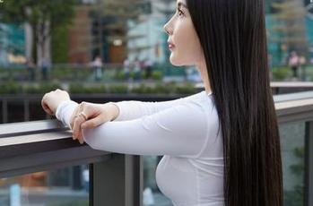 蜜桃社 – 想要免费的少女图集？结衣来满足你了，不看会不会后悔呢？