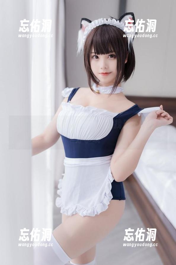 观看蜜汁猫裘如何在浴缸里找乐子，图包分享哦
