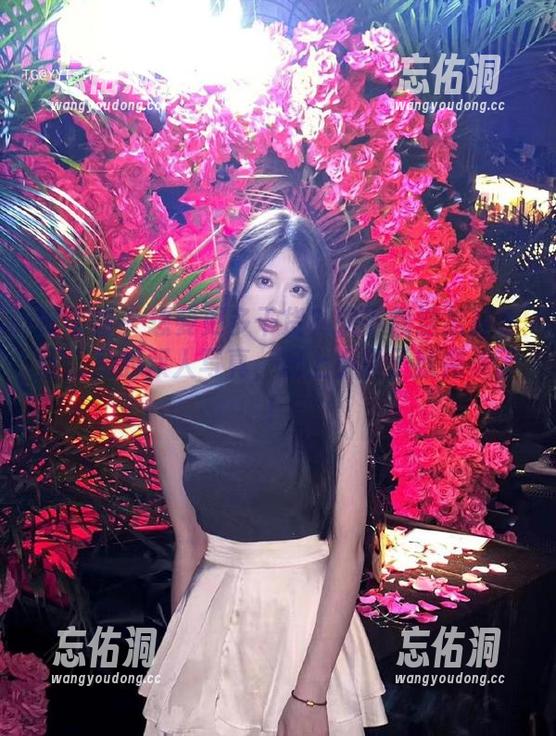 微密圈 - 想要更多干货?快下载这组轩子巨二兔的双人写真,配上小段子就完美了! 微密圈 - 想要更多干货?快下载这组轩子巨二兔的双人写真,配上小段子就完美了!