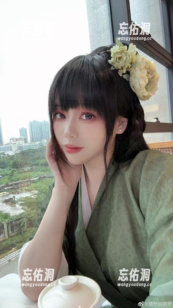 阿九从不咕咕的cos天使：当甜美遇上现实，画风有点儿不太对！