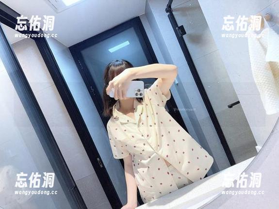 哎呀，在线等着，魔物喵nigisa2021fantia作品等我来翻牌！