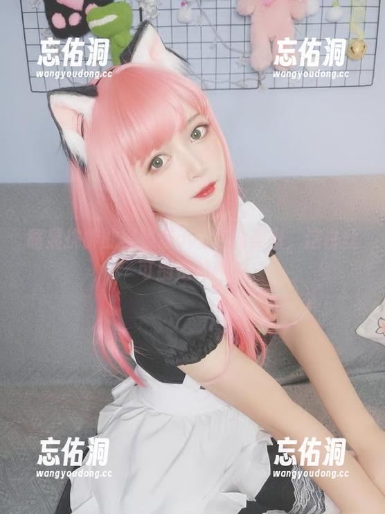 略显挑衅的黑猫猫ovo在线美图，这白丝可别走神哦！
